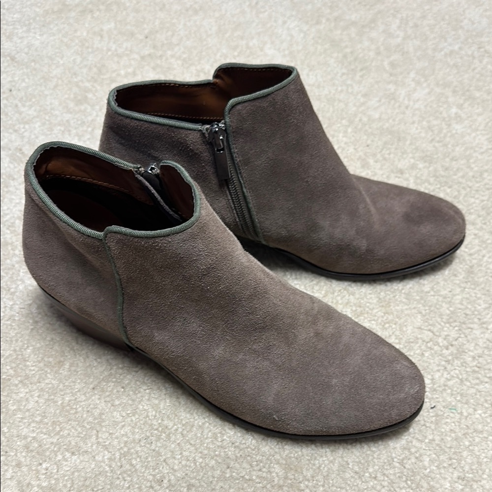Crown Vintage Putty Suede Ankle Boots 8